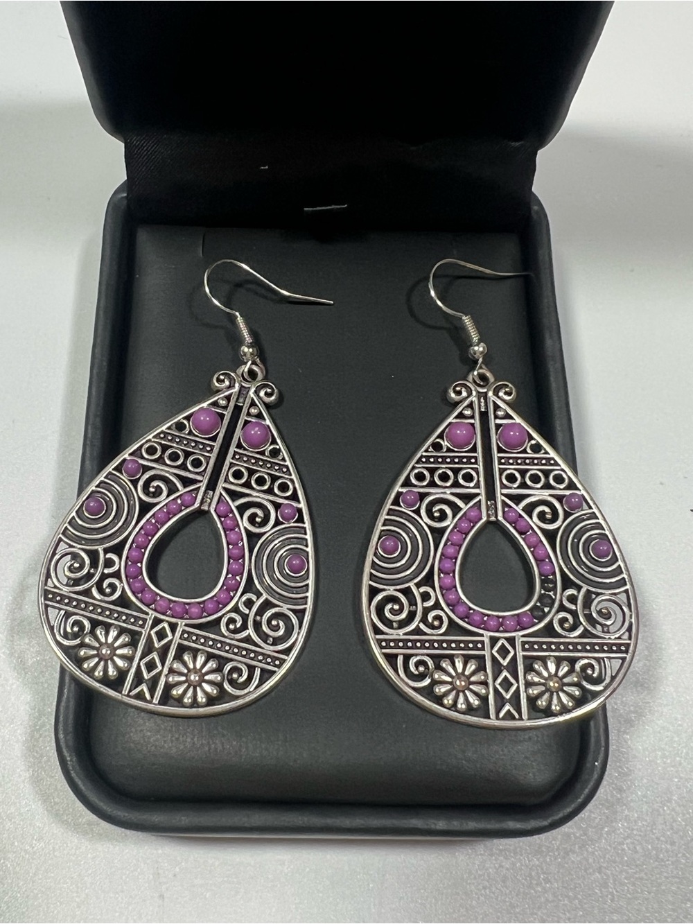Dangle Teardrop Earrings Silvertone Flowers Fun